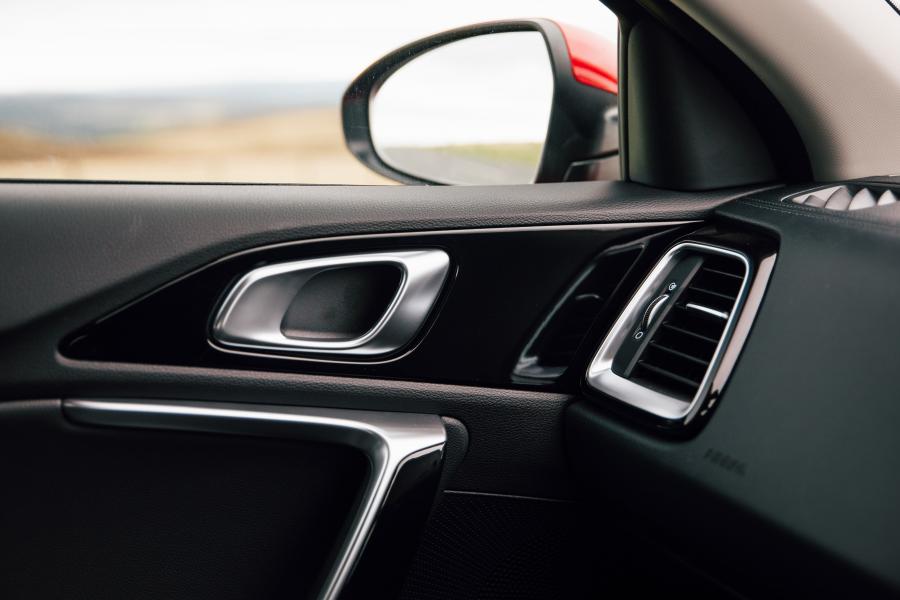 Детали интерьера Kia XCeed 1.6 CRDi 2019 года  (UK) (фото 106 из 107)